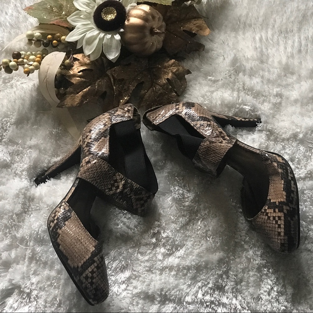 Nine West Snake Skin heels